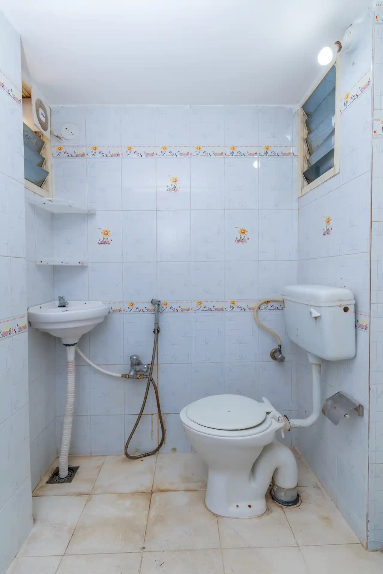 Millennial Onyx, bathroom photograph 10, uploaded by the owner