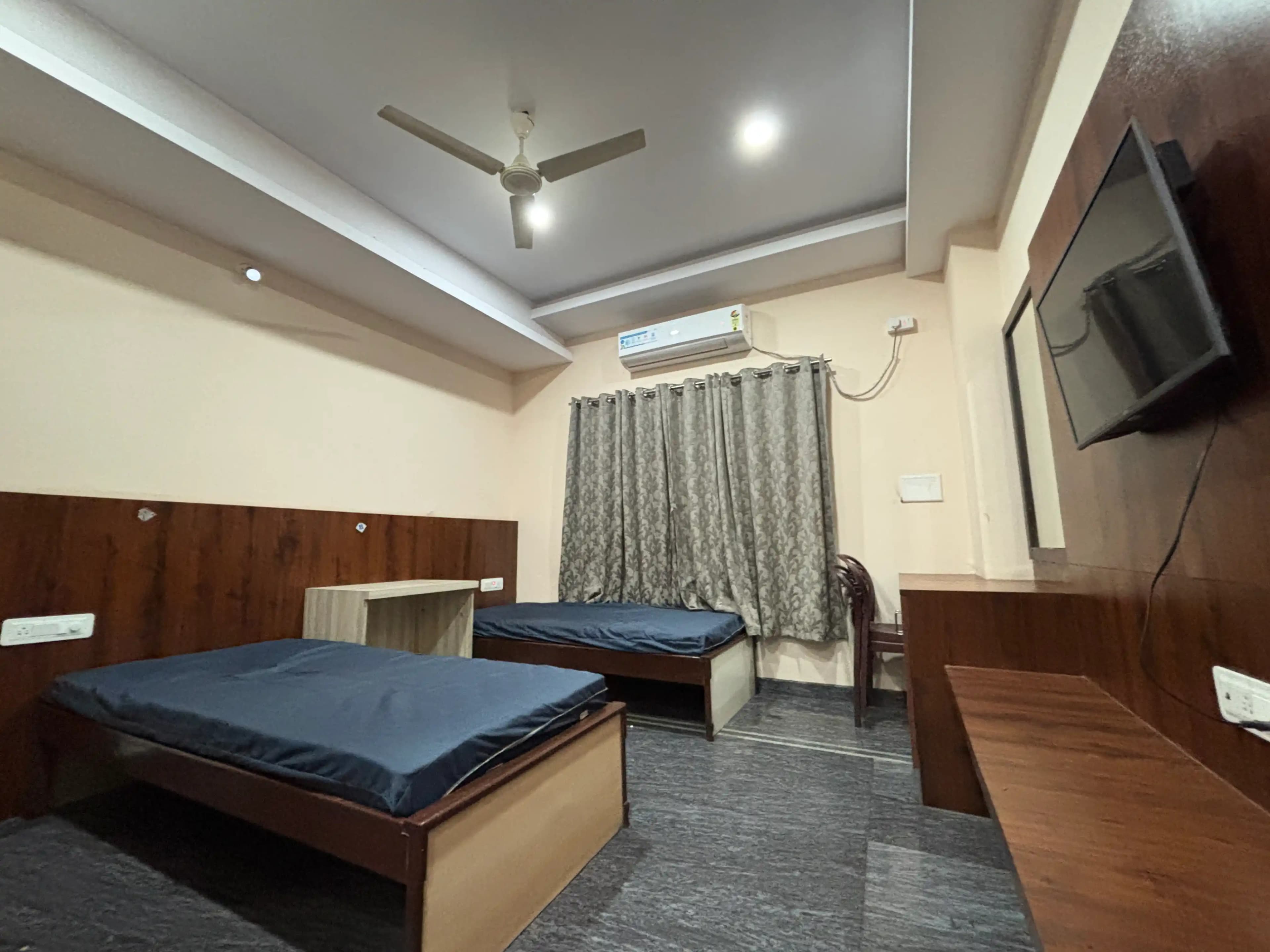 Shyam Stay Raj Inn, room photograph 2, uploaded by the owner