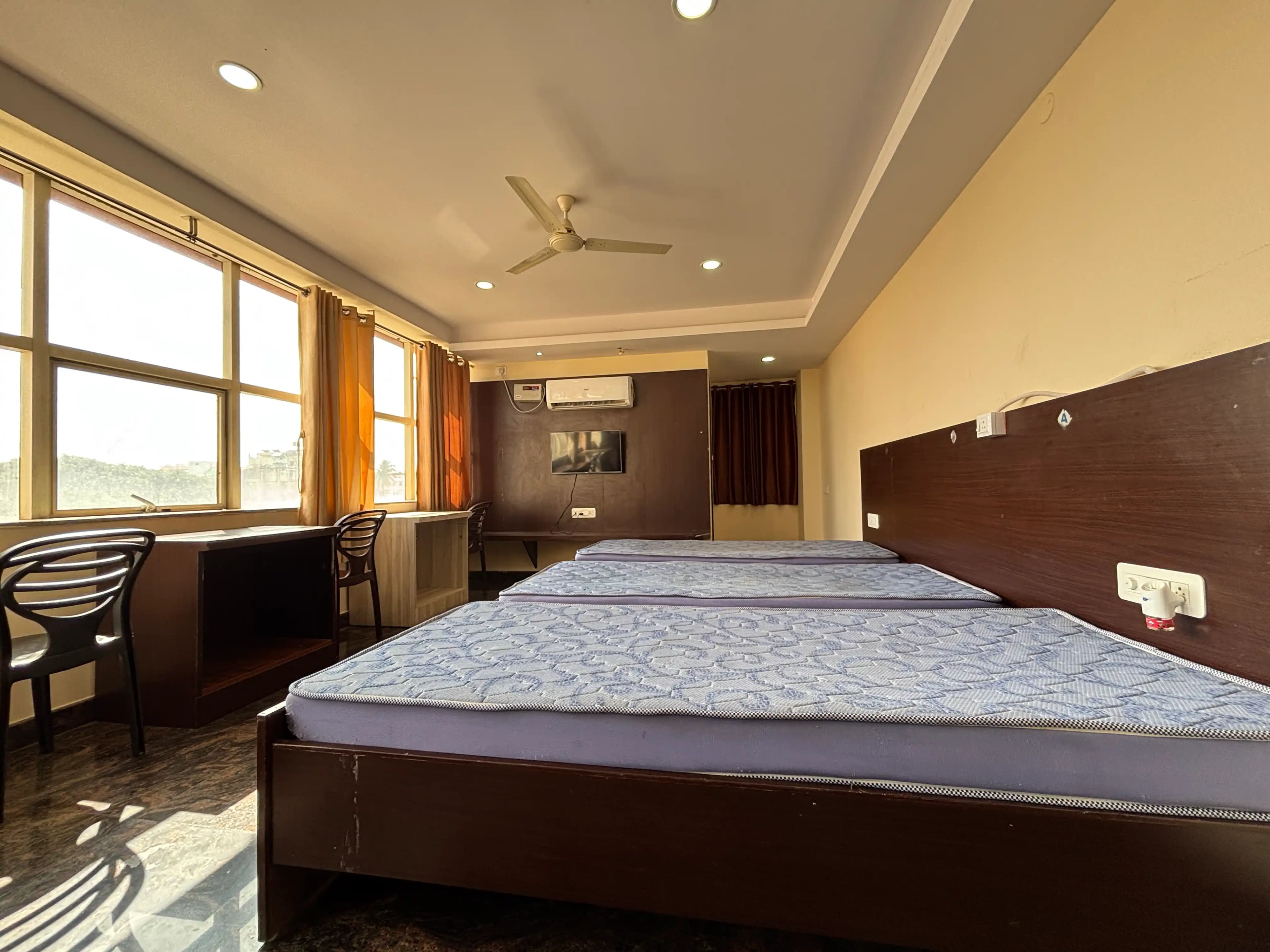 Shyam Stay Raj Inn, room photograph 7, uploaded by the owner