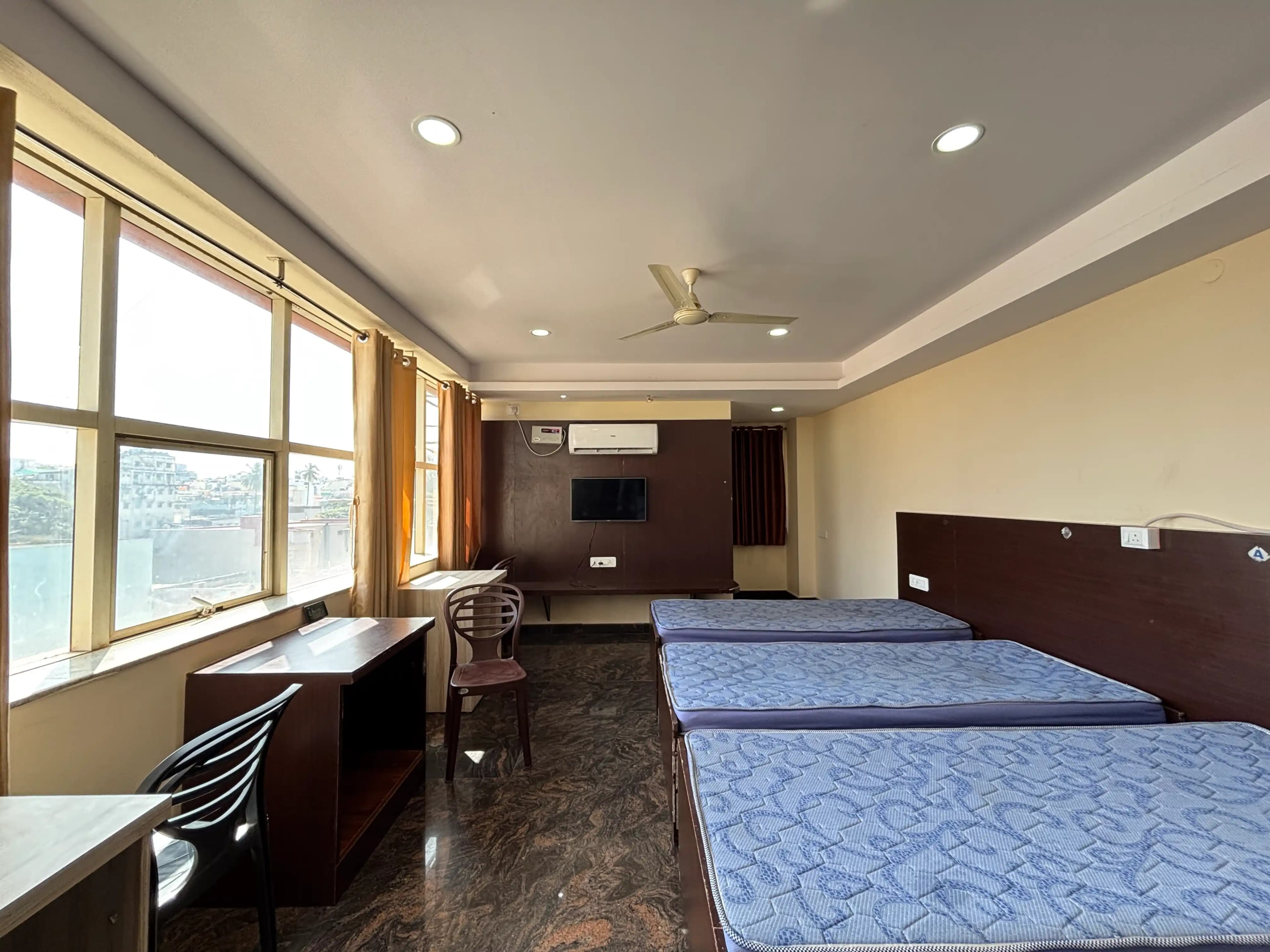 Shyam Stay Raj Inn, room photograph 12, uploaded by the owner
