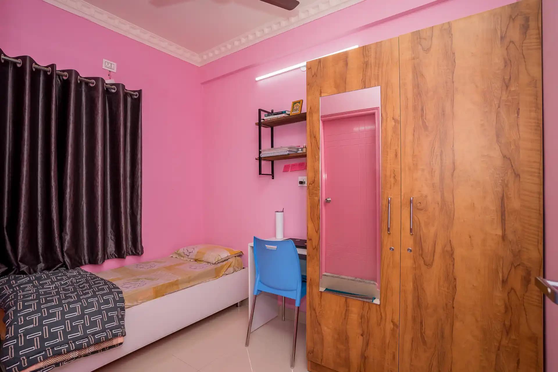 Millennial Garnet, room photograph 3, uploaded by the owner