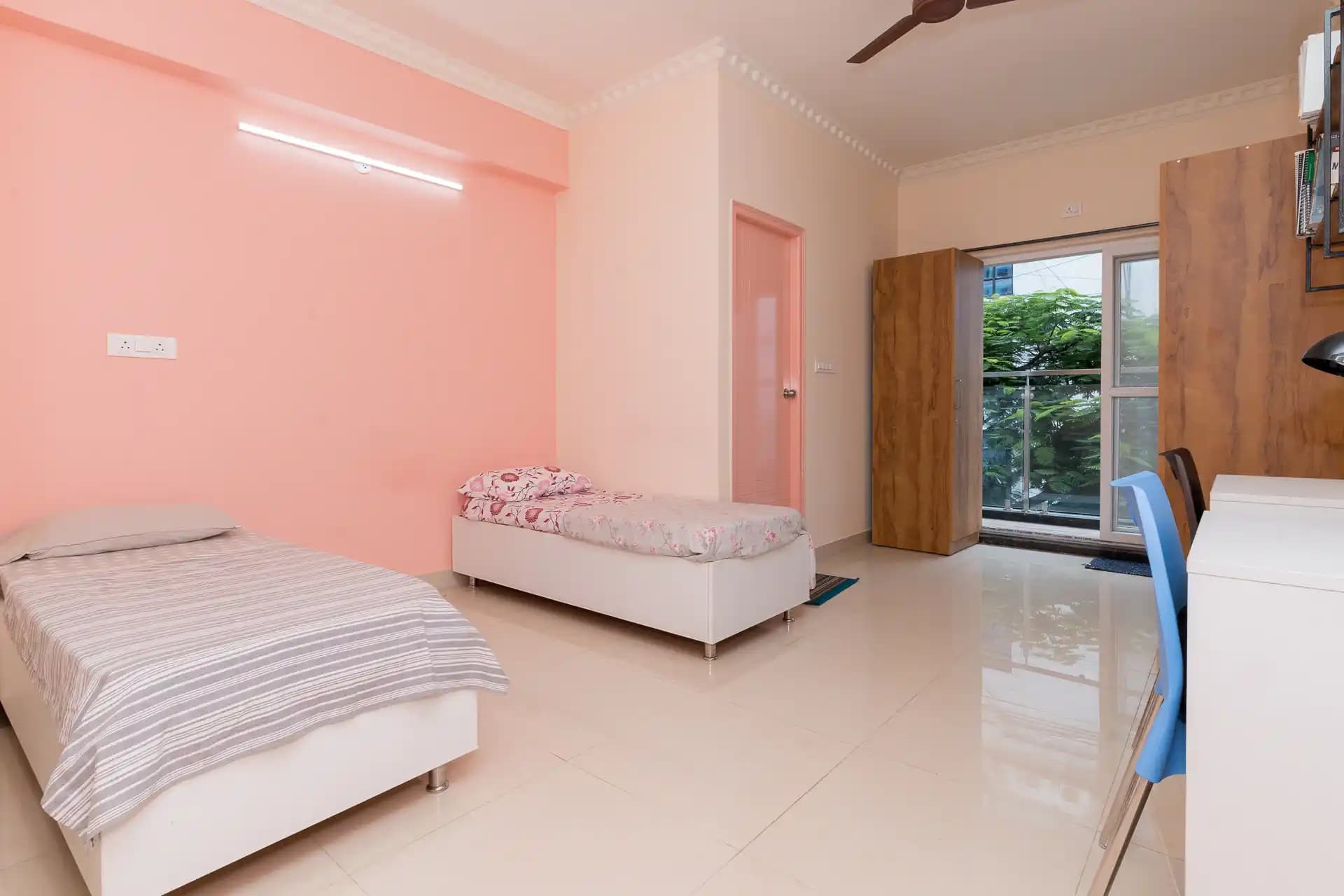 Millennial Garnet, room photograph 1, uploaded by the owner