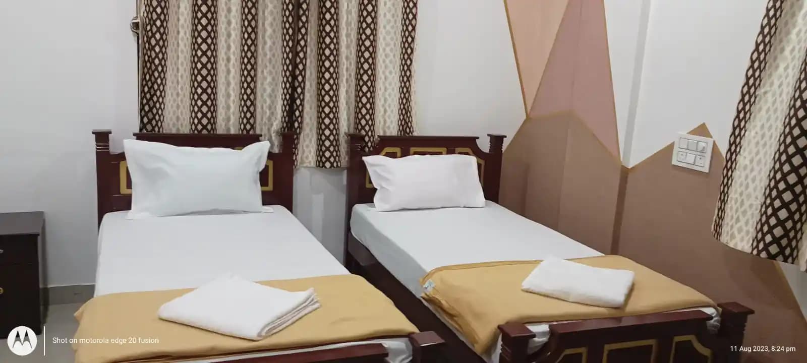 Royal Comfort Inn, room photograph 2, uploaded by the owner