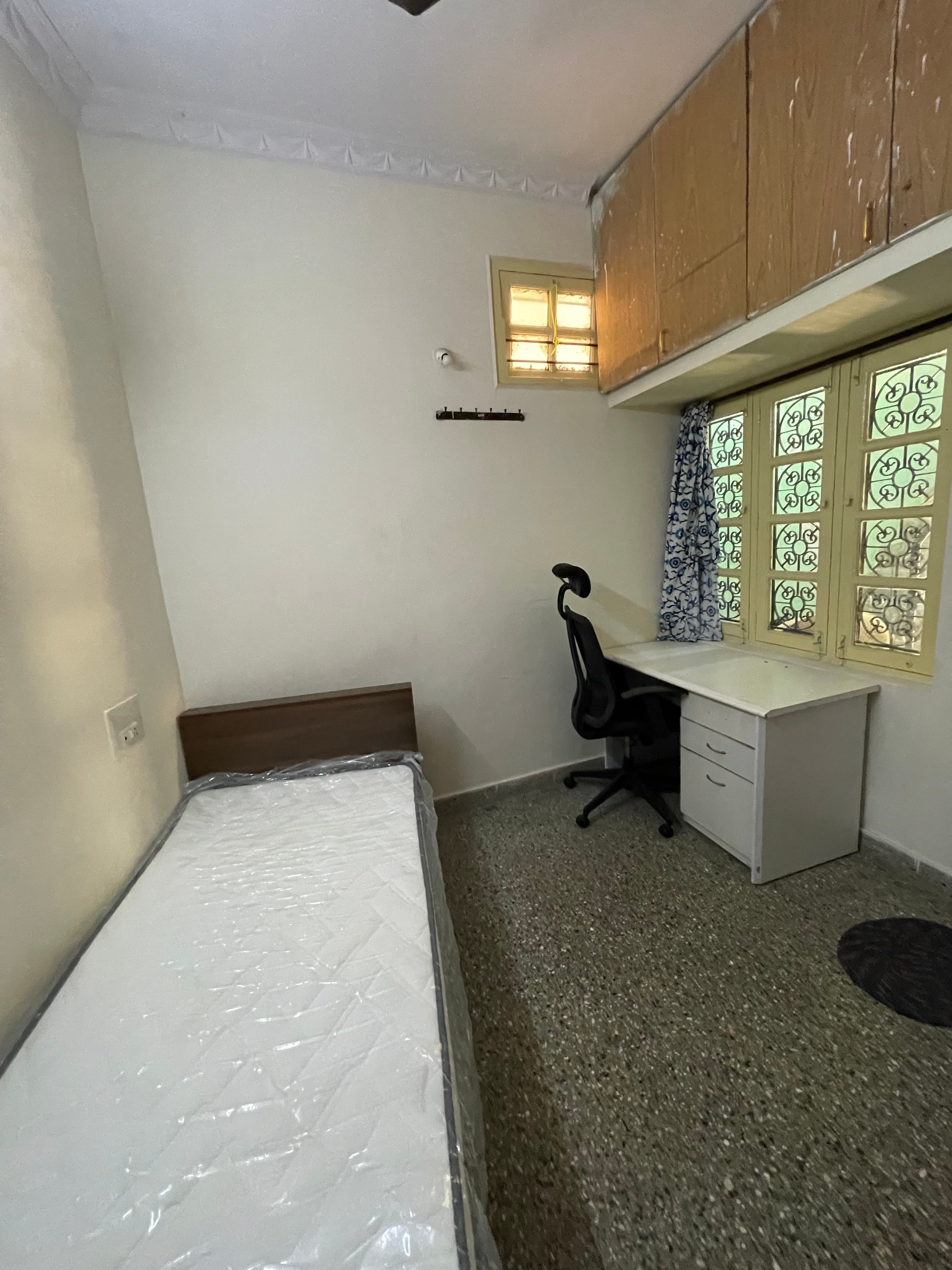 Pg In Richmond Town, room photograph 11, uploaded by the owner
